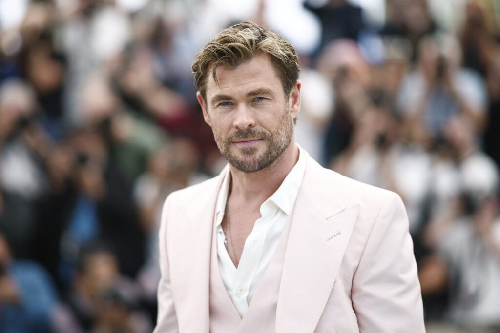 Chris Hemsworth: A férfi, a mítosz, a mellkas